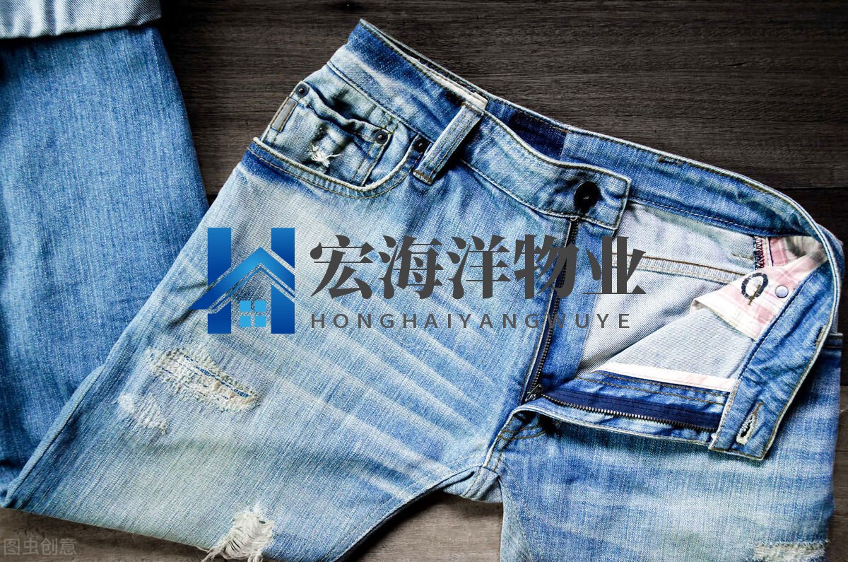 新牛仔裤第一次怎么洗才能不掉色？