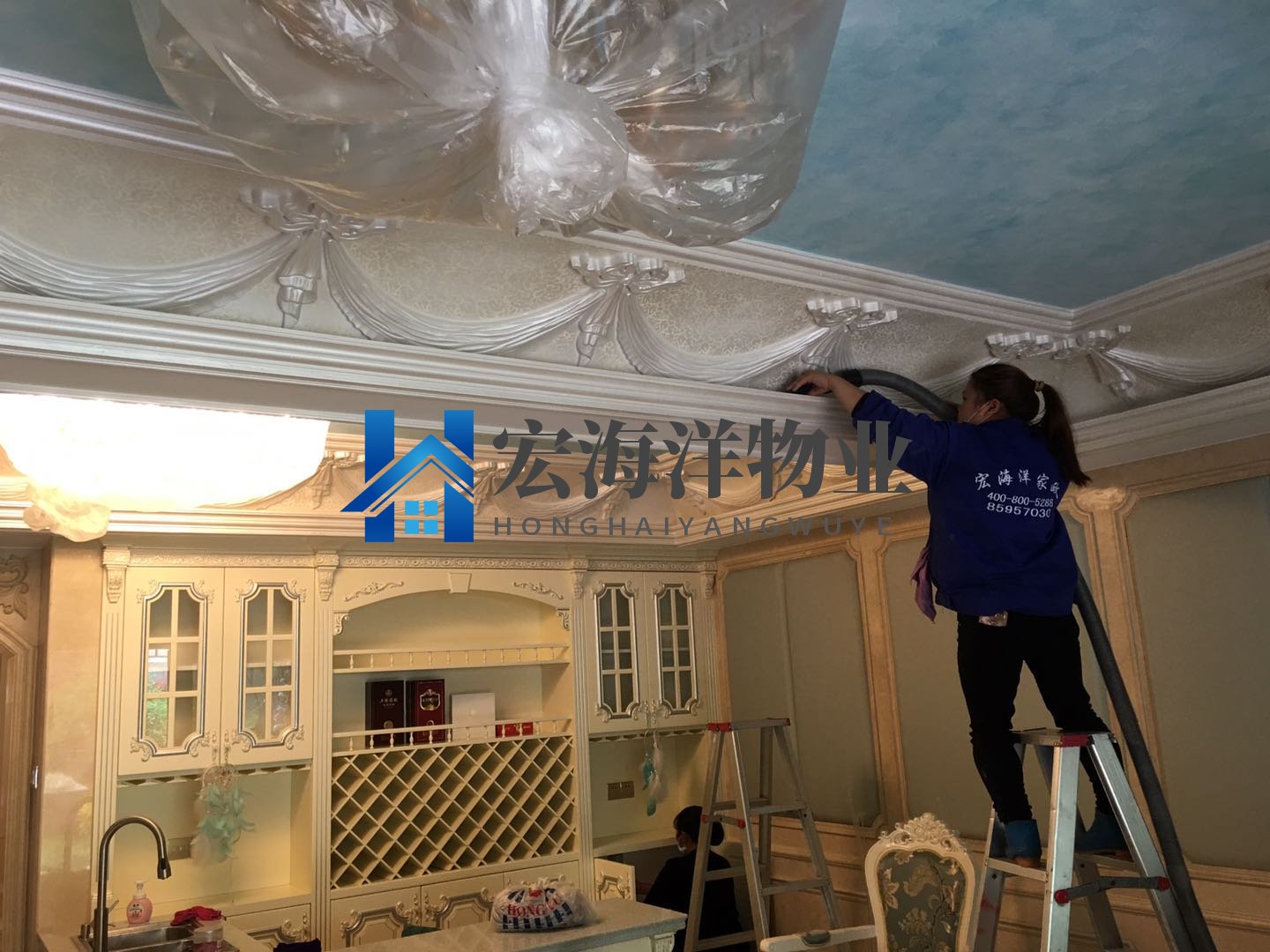 成都清洁公司哪家好？教你一招瓷砖不再“黄脸婆”
